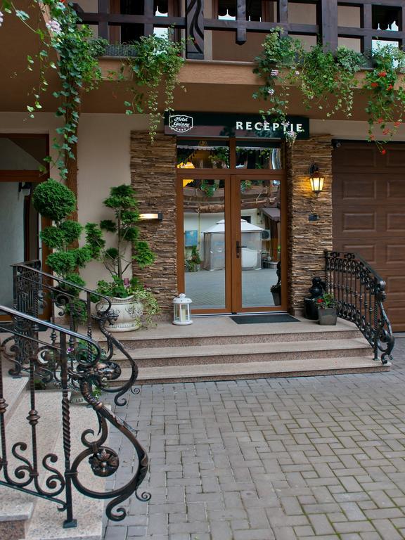Hotel Galany Rădăuţi Εξωτερικό φωτογραφία