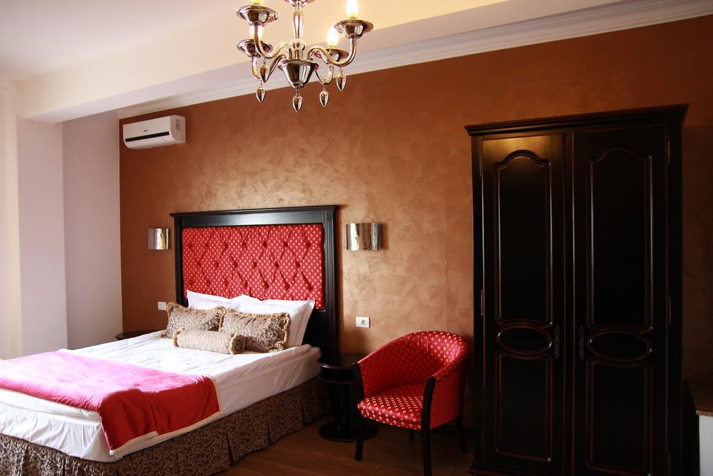 Hotel Galany Rădăuţi Εξωτερικό φωτογραφία